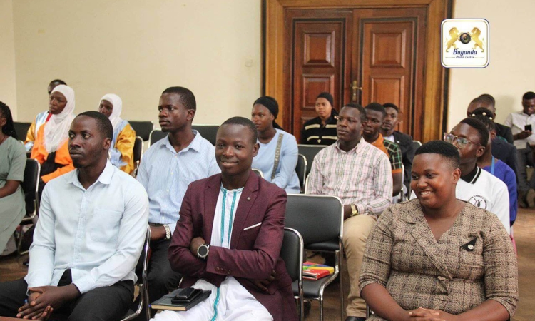 Obwakabaka bwa Buganda butendese abavubuka ba Nkobazambogo ku bukulembeze